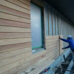 杉板を張っていきます。