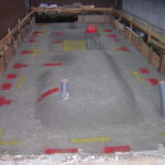 捨てコンクリート・墨だし終了です。基礎とベースを色分けすると分りやすいです。