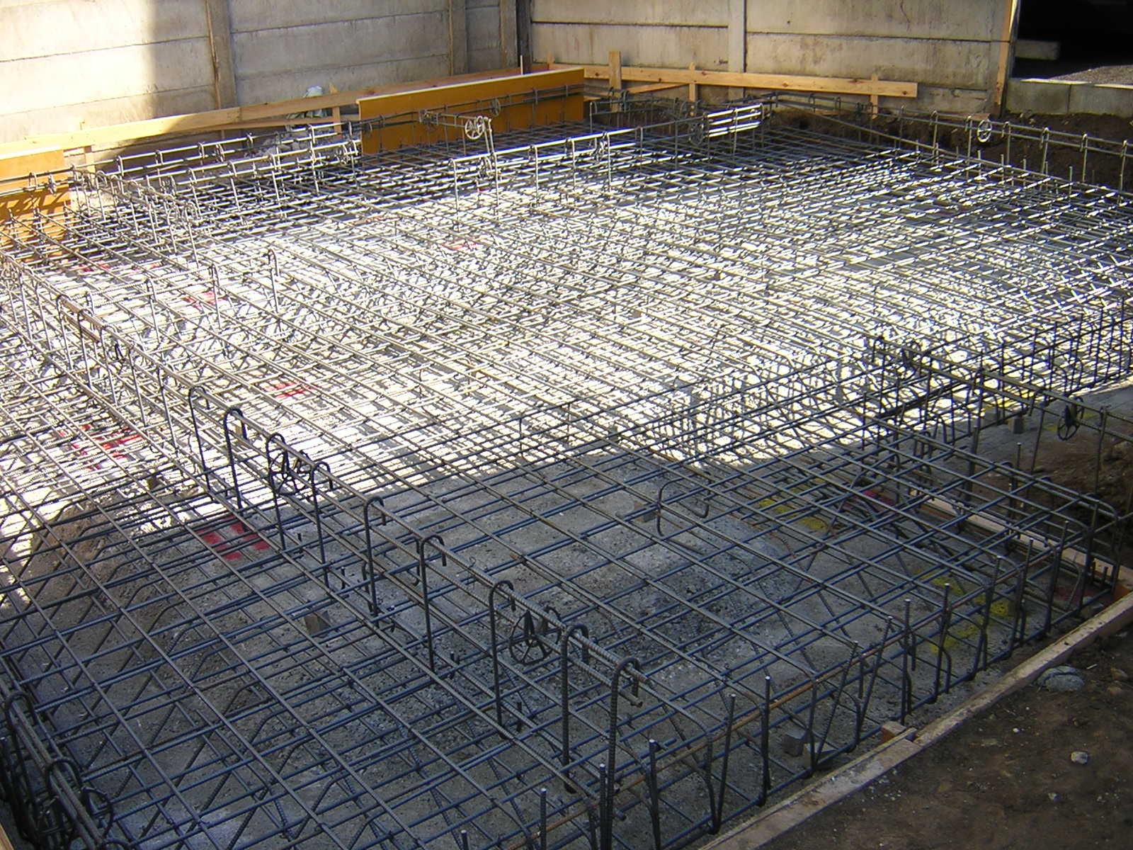 基礎の配筋です。結構な鉄筋量ですね。
