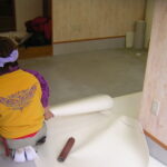 1階店舗、床貼りです。壁はお店らしく、木目のクロス仕上げです。